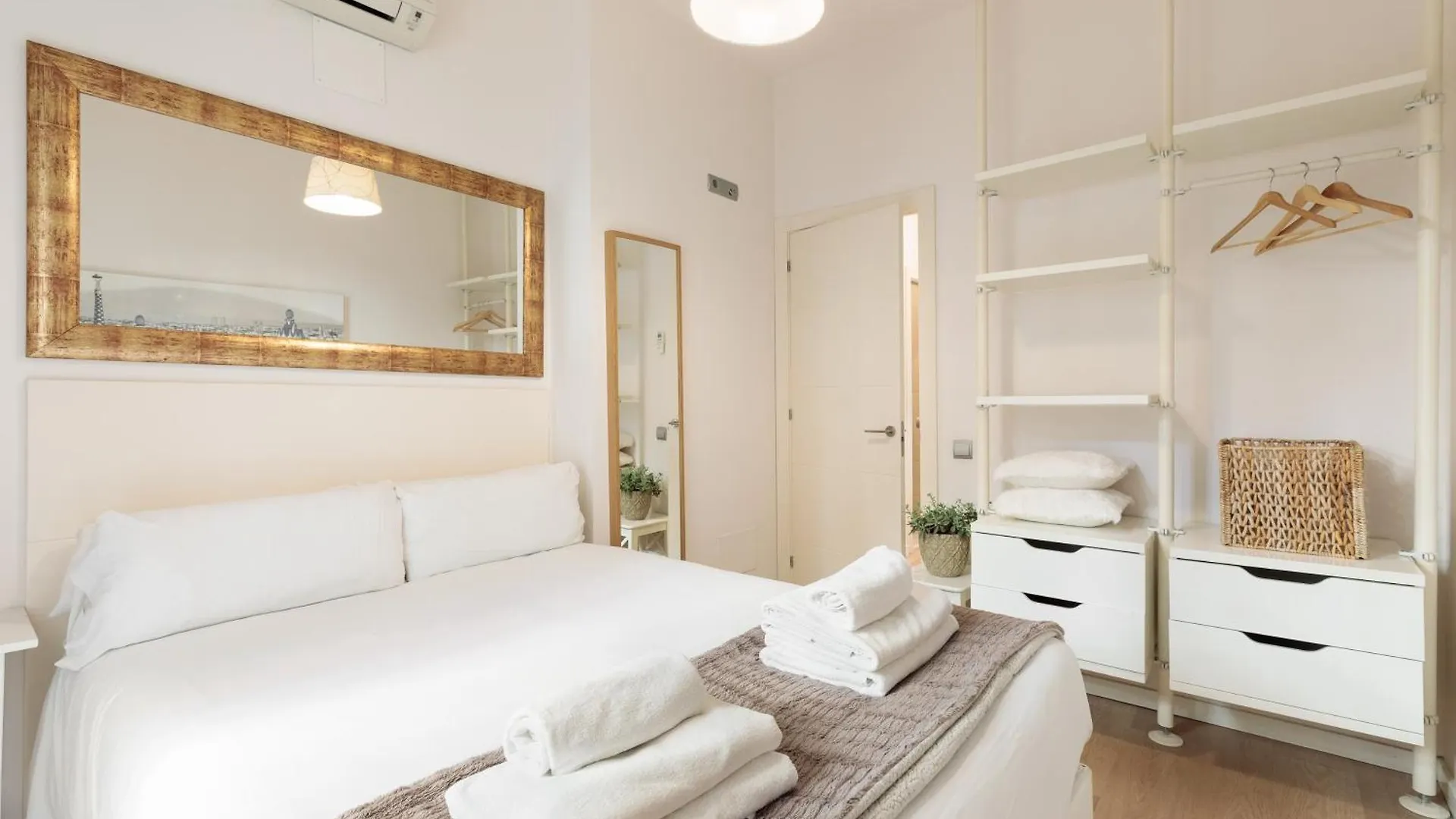 Enjoy Apartments Montserrat Boutique Apartment In Eixample Barcelona