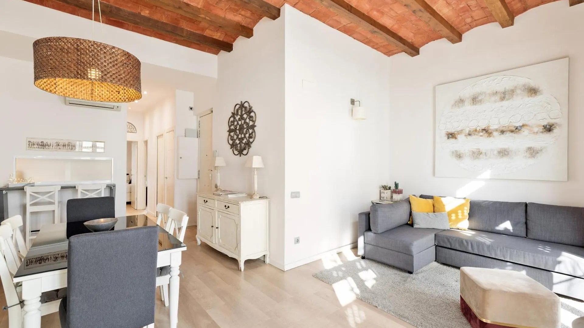 Enjoy Apartments Montserrat Boutique Apartment In Eixample Barcelona